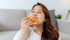 【急募】大食いYouTuberさん達の生きる道（新ルールで過食すると収益停止）