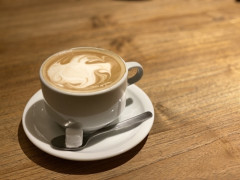 【悲報】カフェ、頭の良い一握りにしか経営を黒字にできなかった