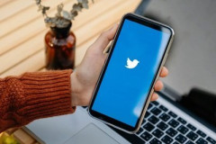 一般人「オタクは表に出るな森に帰れ」オタク「ネットはオタクの森だったのに一般人が侵略してきたんだろ」
