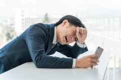 【愕然】幹部（月収180万）「赤字だぞ！死ぬ気で働け」部下（月収18万）「申し訳ございません！！」⇒幹部切ったらｗｗｗｗｗｗｗｗｗｗｗ