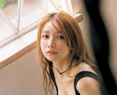 【悲報】後藤真希(39)のドすけべすぎる生足wwwww