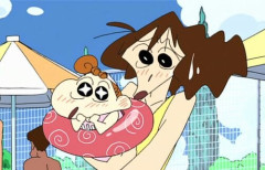 【画像】野球観戦中の夫さん、子供を抱っこした妻に大量の食べ物を買い出しさせる　→　カメラに大写しにされた結果、最悪の末路にｗｗｗｗ