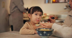 親「大盛りラーメンを頼んで子供と分けようとしたら一人一杯頼んでと言われました。子供が頼む必要？」