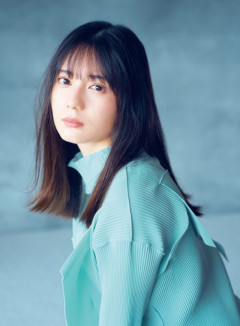 ＜日向坂46小坂菜緒＞絶対的エースが「マガジン」表紙に　どこまでも増す透明感