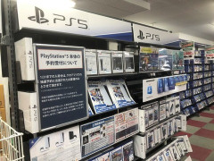 ゲームが『DL版』だけになったら中古屋潰れちゃうじゃん