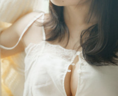 【画像】日向坂5期、このメンバーの肩出し姿がセクシーすぎんだろwwwww