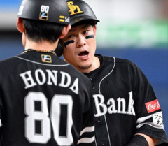 ホークス3割打者が3人に　小久保監督「キープで出さないとかはない。自力で頑張って」