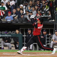 ホ・村上宗隆(26)打率.209 35本 出塁率.351 OPS.834