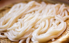 彼「風邪ひいて食欲ない」私「でも何か食べないと。何なら食べれる？」彼「のど越しのいいやつ…冷たいうどんとか」→ カルボナーラ風にした結果…