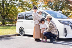 【悲報】車何を買うべきか迷ってる(4人家族)