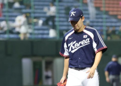 韓国人「韓国プロが日本の社会人に0-5で完敗し韓国メディアが衝撃！プロ主体の代表がアマチュアに負けた‥（ﾌﾞﾙﾌﾞﾙ」