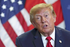 【悲報】トランプ大統領、ゼレンスキーと握手したあとハンドサインでワイらに謎のメッセージを送る
