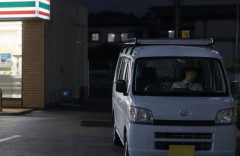 コンビニに車停めて寝る営業マン片っ端から通報してるはｗｗｗ