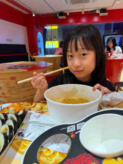 パンサー尾形：モデルデビューした8歳長女　アイプチで目元の印象ガラリ　“理想の二重”へのこだわりに母も驚き