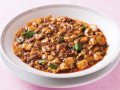同級生にマーボー豆腐を作ってあげたら、なぜかその子がボロ泣きしだした。　俺「辛かった？ゴメンな」女「…違うの、お父さんの味がしたの」,,,