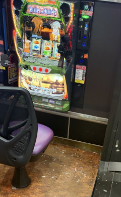【超速報】またしてもパチ屋で200万円超えの台が破壊されるｗｗｗｗｗｗｗｗ