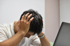 【悲報】日本のテレビ局「女を殴って逮捕された奴は仮に不起訴でも使えない。スポンサー様が許さない」←これ