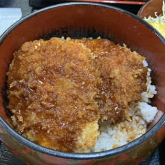 ソースカツ丼「あのう…どうして食べてくれないんですか？美味しいのに…」