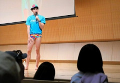 女の子｢どうして女は歌舞伎役者になれないの？」　小島よしお「…」