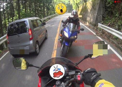 【衝撃】バイクとバイクの正面衝突事故、これどっちがどのくらい悪いの？ｗｗｗｗｗｗｗｗｗｗ