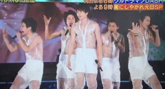 【悲報】地下アイドルさん、デビュー時の嵐の衣装みたいなのを着せられてしまう（※動画あり）