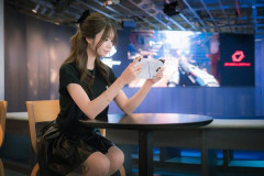 【動画】女配信者さん、夜中にゲーム配信をしてたら隣人に凸されて咽び泣くｗｗｗｗｗｗｗｗｗｗｗｗ