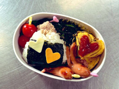 【画像】 小栗有以ﾁｬﾝと伊藤百花ﾁｬﾝがファンのために協力して作った弁当がコチラ
