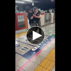 【動画】トー横キッズ、駅でおっさんをボコってしまう