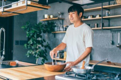 【悲報】男って自炊できる人多いの？