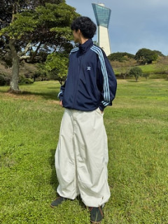 古着を買うやつの気がしれないんだが…汚すぎるだろ