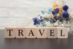 彼が大学時代の友人たちと男女混合旅行を計画中でモヤモヤしている。これっておかしいかな？