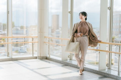 【画像】最新の女さん、みんなこのタイプのズボン履いてるｗｗｗｗｗｗｗｗｗｗ