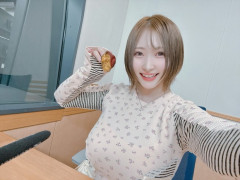【画像】美人声優の白石晴香ちゃん、お◯ぱいデカスギ警報発令中