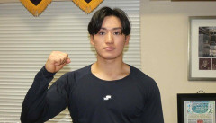 【榊原・岡田論争】DeNAドラ上位候補・明大の岡田啓吾(遊撃手)に、永池スカウトが目を細める！イケメン☆スピードスター！驚愕の脚力