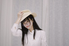 ５歳下の幼なじみ「大きくなったらお兄ちゃんのお嫁さんになる！」僕「よろしくな＾＾（本気じゃないでしょ…）」　→　幼なじみが高３となった夏休み、俺が寝ていると…,,