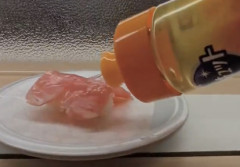 はま寿司でお寿司に洗剤をドバドバかけた無職男性、有罪判決！ スマホ解約、妻が行動監視へ