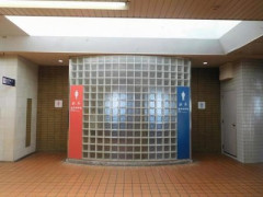 便器が真っ二つ…公衆トイレで10基以上壊される 洗面台も割られ、床に破片が散乱 5か所で被害相次ぐ 市が警察に被害届を提出「断じて許されない」 長野・...