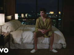 外国人「シャawnが黄色い服着てるの最高！」Shawn Mendesが日本で音楽ビデオを撮影してる