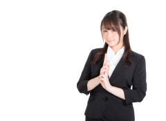 朝から遠出をするので夫婦で準備してたら、俺の母から電話があった。母「TVで教育問題をやってるからみなさい」→嫁「うちに教育問題を言うなら自分の長男どうにかすればいいのにね」