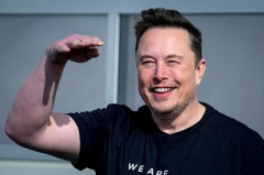 【画像】イーロン・マスクの肉体、なんかおかしいｗお前らの思う1.34倍くらいおかしい