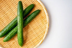 【妻の料理】カレーの上にキュウリが乗っていたんだけど…
