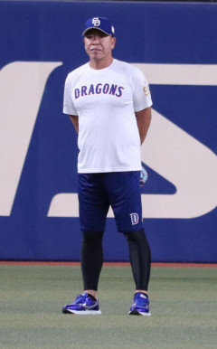 【中日】井上監督突然の辞任に選手も驚き　金丸「引いてくれたことに感謝」