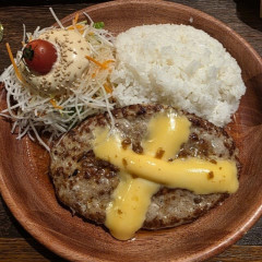 びっくりドンキー初めていったんやが美味すぎじゃね？