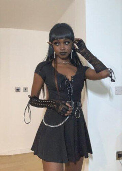 【画像あり】黒人モデルさん「エルフのコスプレしてみた」ﾊﾟｼｬｰ