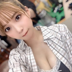 【画像】亜咲花さんのたっぷとした身体w w w w
