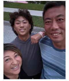 元巨人・上原浩治　元モデル妻を顔出し　妻、息子との家族3ショット公開に 「凄く良い」「益々、元気なミポリン」
