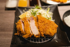ご飯、味噌汁、とんかつ、キャベツの千切り←ここに一品足して革命起こせwwwwwwwwwwww