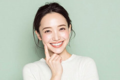 後輩女(26)「全く仕事できません。毎日定時帰りです。顔普通です。お●ぱいデカいです。愛想いいです」←こいつ