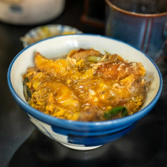 カツ丼に何か一品付け加えてセットにしろって言われたら