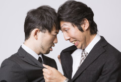 【悲報】キックボクサーさん、一般人をボコボコにする動画が出回ってしまう...